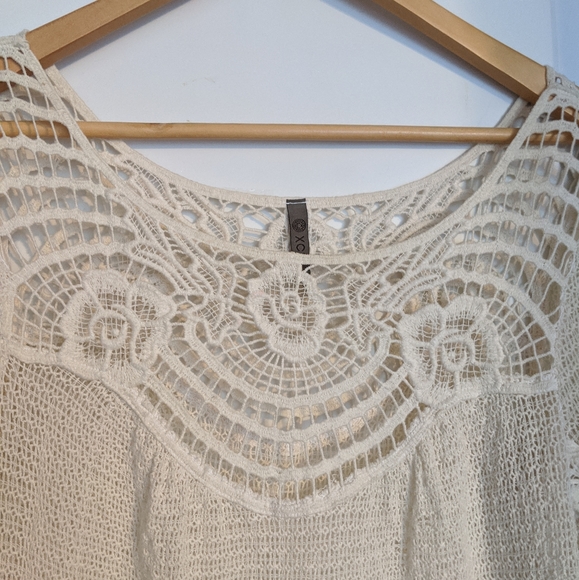 Neiman Marcus XCVI Intricate Crochet Tunic - Picture 5 of 8